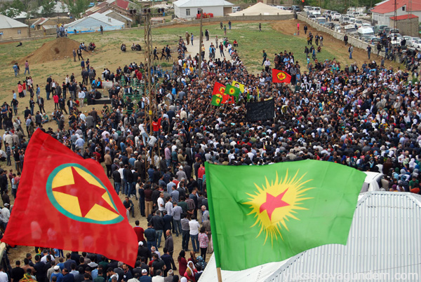 On binler 3 YPG savaşçısını uğurladı 14