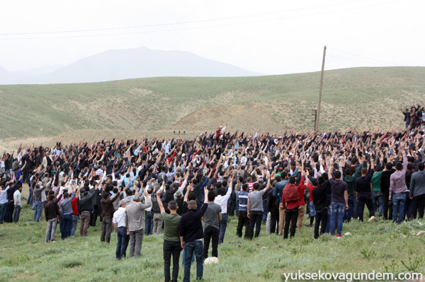 On binler 3 YPG savaşçısını uğurladı 24