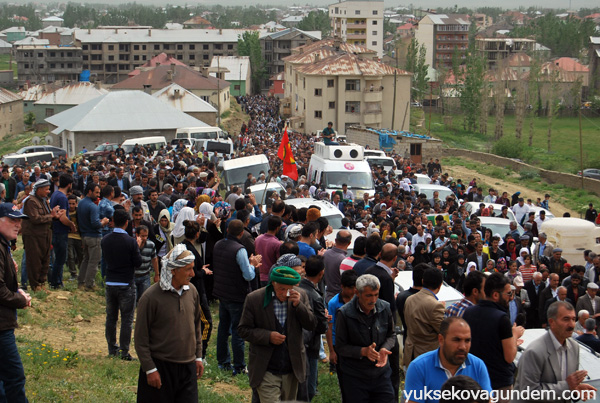 On binler 3 YPG savaşçısını uğurladı 7