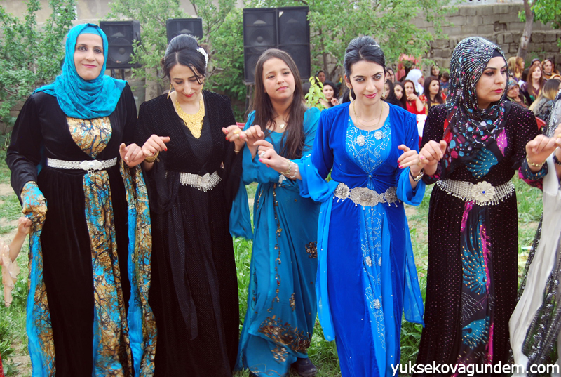 Yağan Ailesinin Mutlu Günü 100
