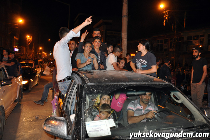 Yüksekova'da Seçim kutlamaları 18