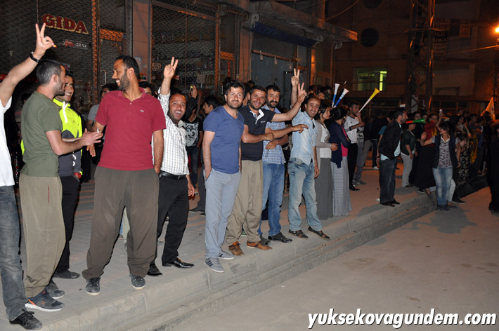 Yüksekova'da Seçim kutlamaları 21