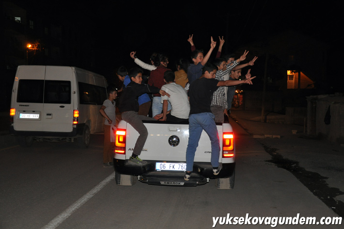 Yüksekova'da Seçim kutlamaları 9