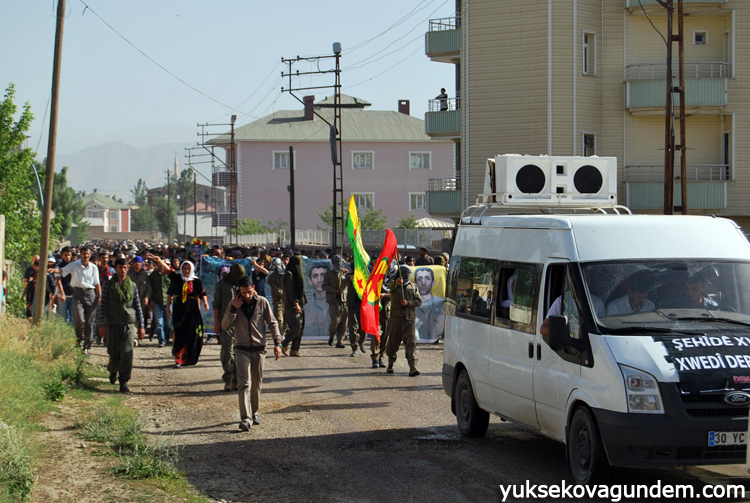 YPG'li Akdoğan Son Yolculuğuna Uğurlandı 12