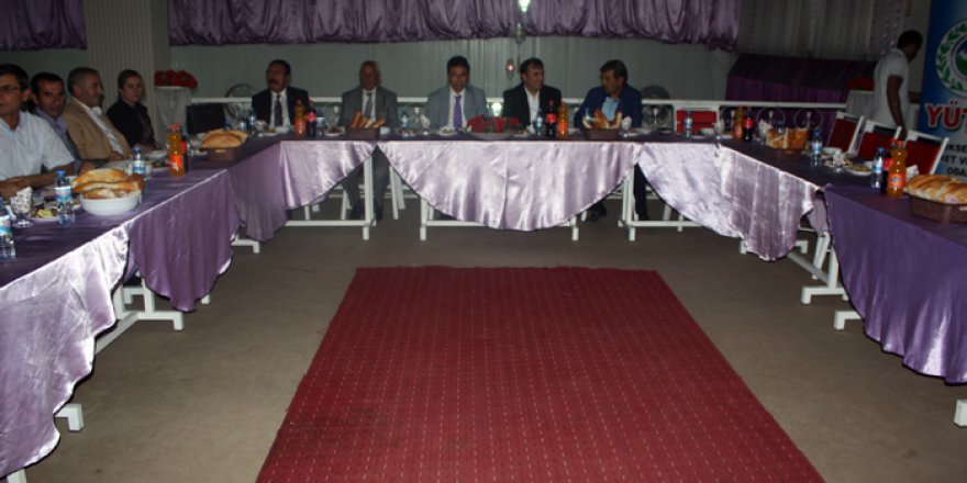 Yüksekova Ticaret Odasından İftar Yemeği