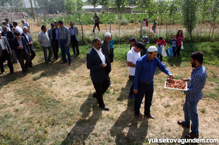 Bu Köy 4 ton şeker ikram etti 13