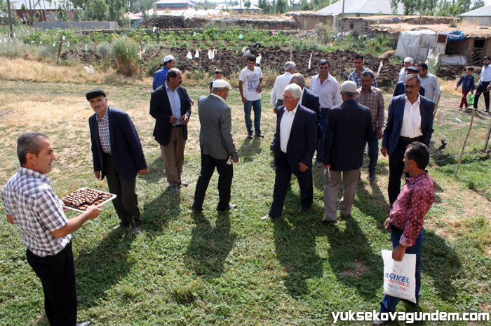 Bu Köy 4 ton şeker ikram etti 20