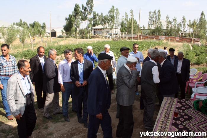 Bu Köy 4 ton şeker ikram etti 6