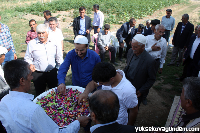 Bu Köy 4 ton şeker ikram etti 9