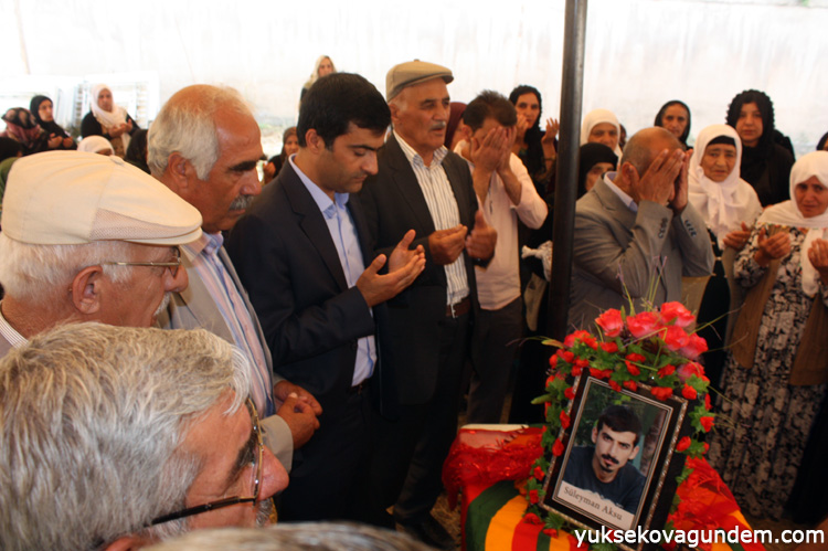 Süleyman öğretmeninin taziyesine kitlesel ziyaret 10
