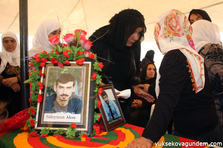 Süleyman öğretmeninin taziyesine kitlesel ziyaret 15