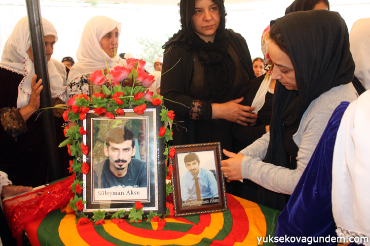Süleyman öğretmeninin taziyesine kitlesel ziyaret 18