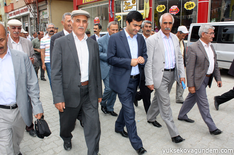 Süleyman öğretmeninin taziyesine kitlesel ziyaret 4