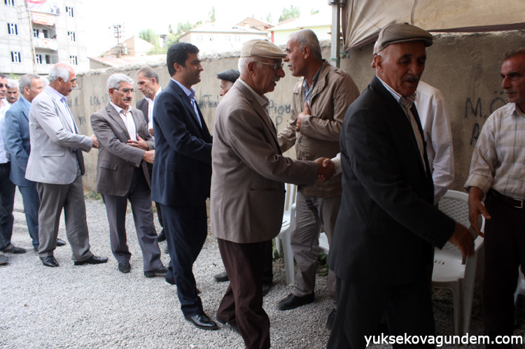 Süleyman öğretmeninin taziyesine kitlesel ziyaret 6