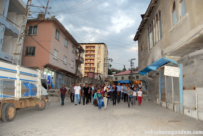 Yüksekova'da hava saldırıları ile gözaltılara tepki yürüyüşü 3
