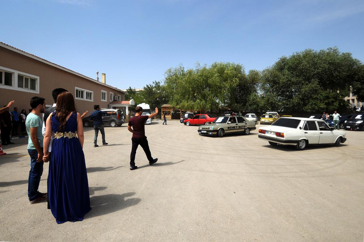 Drift Modifiye Araç Tutkunundan İlginç Evlilik Teklifi 9