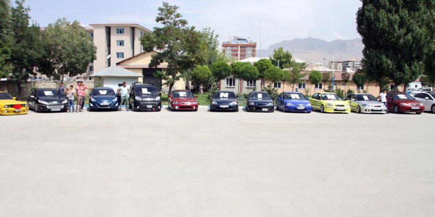 Drift Modifiye Araç Tutkunundan İlginç Evlilik Teklifi