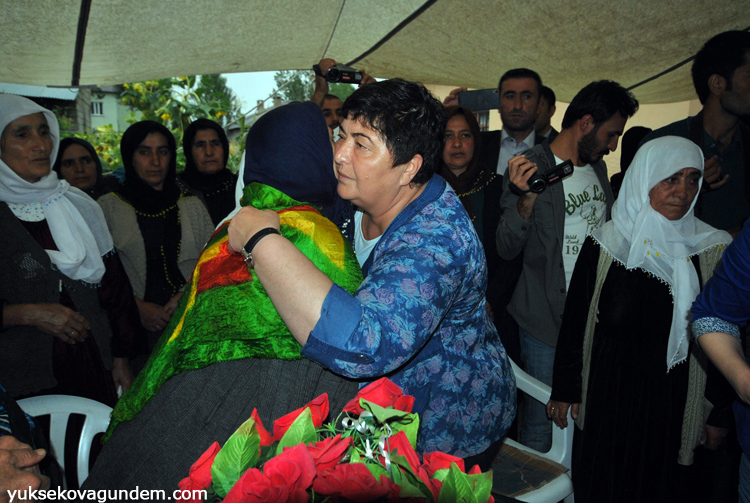 HDP ve DBP heyeti Yüksekova'da temaslarda bulundu 10