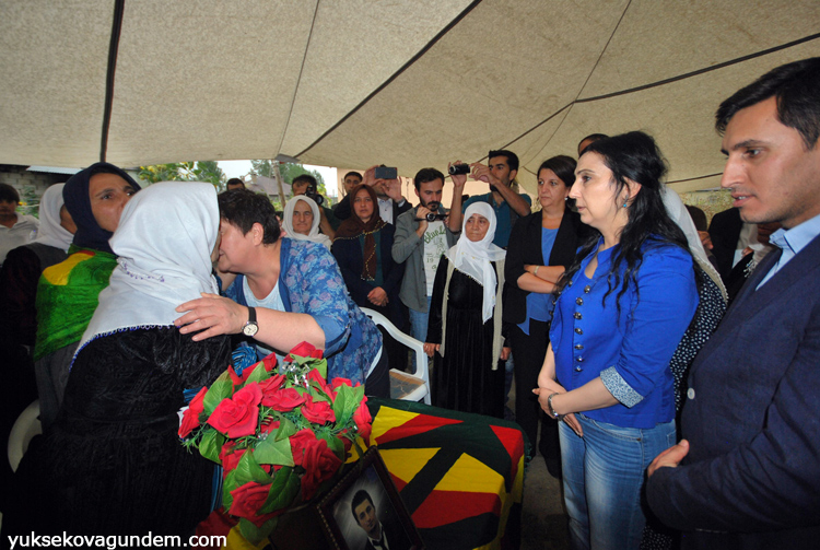 HDP ve DBP heyeti Yüksekova'da temaslarda bulundu 12