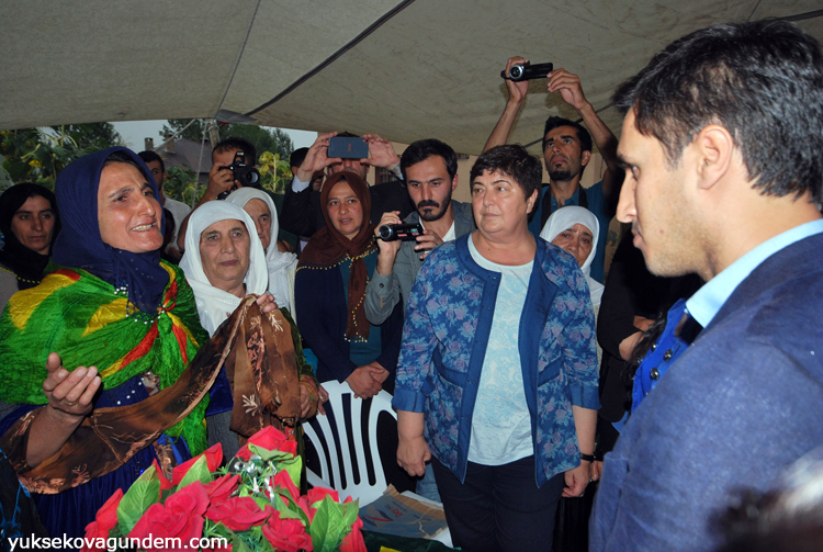 HDP ve DBP heyeti Yüksekova'da temaslarda bulundu 13