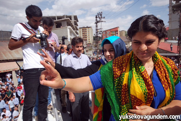 Selahattin Demirtaş Yüksekova'da 100