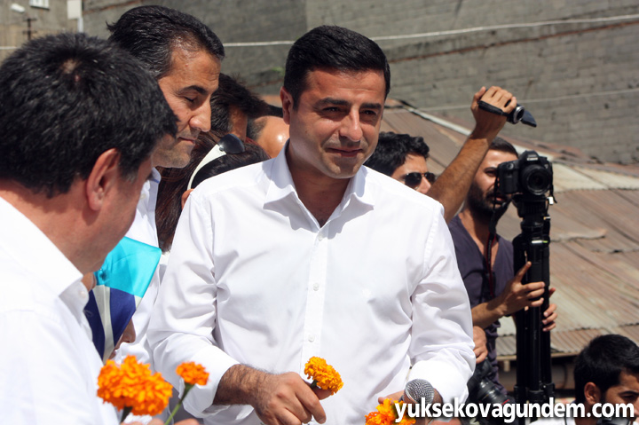 Selahattin Demirtaş Yüksekova'da 46