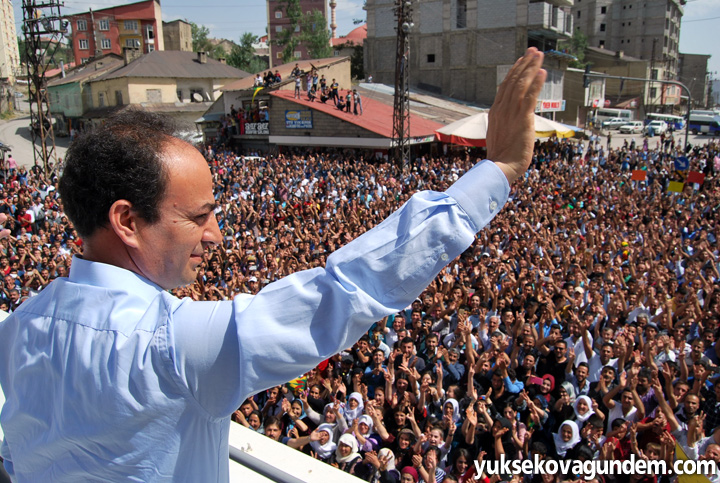 Selahattin Demirtaş Yüksekova'da 51