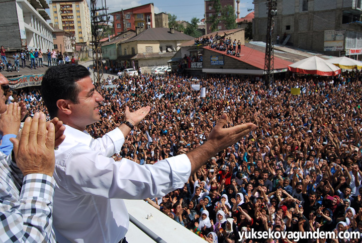Selahattin Demirtaş Yüksekova'da 75