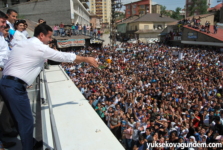 Selahattin Demirtaş Yüksekova'da 77