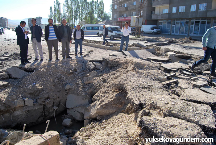 Yüksekova'da zırhlı araç geçişi sırasında patlama 2