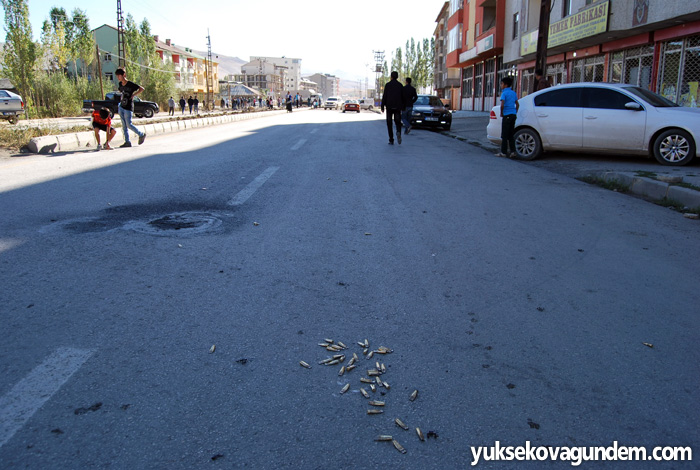Yüksekova'da zırhlı araç geçişi sırasında patlama 20
