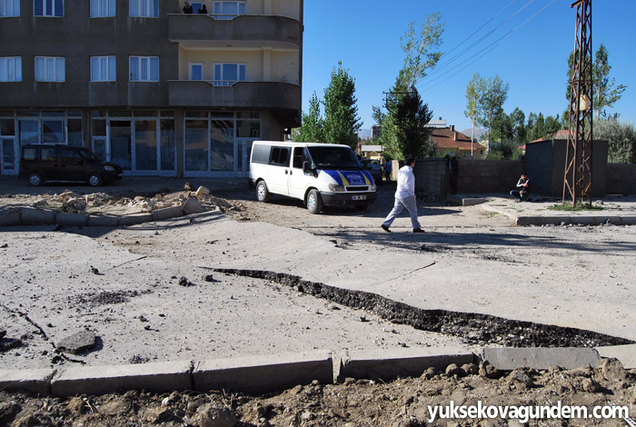 Yüksekova'da zırhlı araç geçişi sırasında patlama 8