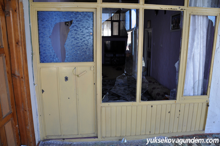 Yüksekova'da birçok ev hasar gördü 2
