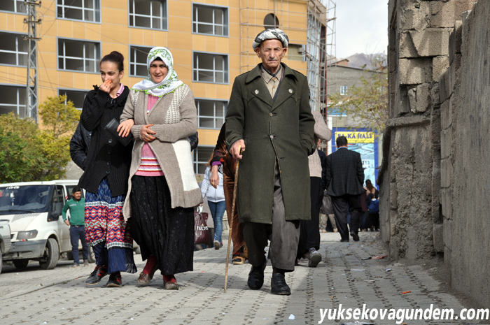 Yüksekova'da oy kullanma işlemi sürüyor 9