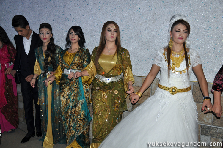 Bayazıt Ailesinin Mutlu Günü 130