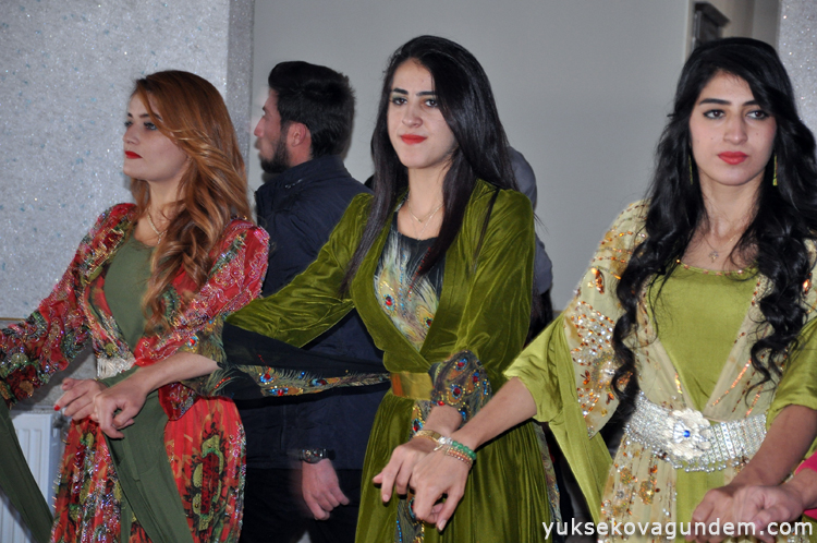 Bayazıt Ailesinin Mutlu Günü 77