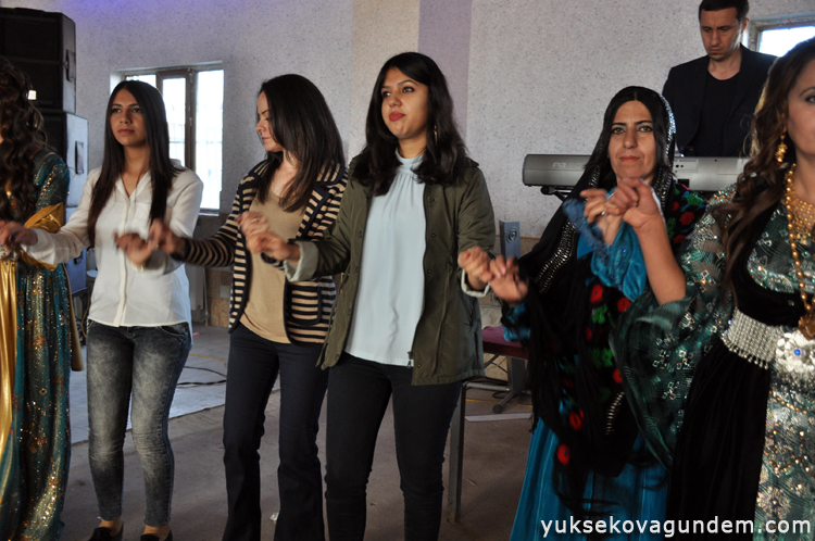 Bayazıt Ailesinin Mutlu Günü 80