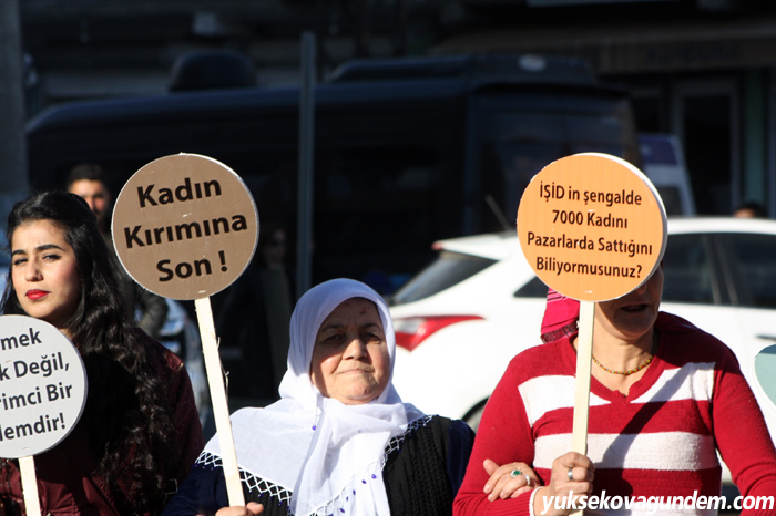 Yüksekova'da 'kadın şiddetine' karşı yürüyüş düzenlendi 6