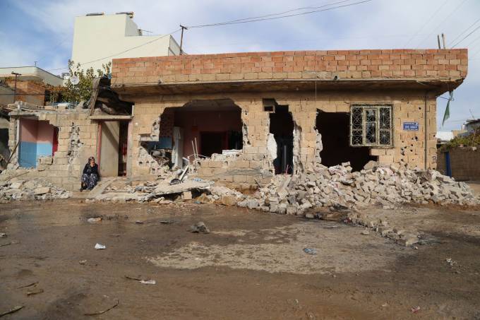 14 günlük yasağın ardından Nusaybin'de çatışma izleri 14