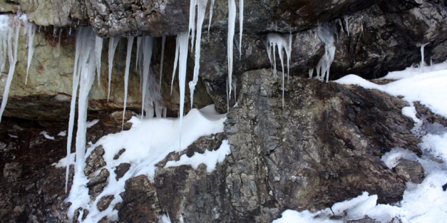 Yüksekova'da doyumsuz kış manzaraları