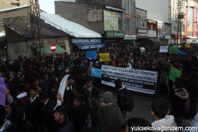 Yüksekova'da sokağa çıkma yasakları protesto edildi 2