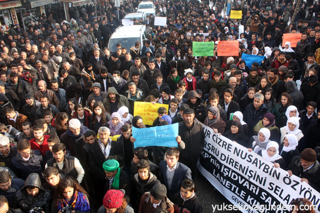 Yüksekova'da sokağa çıkma yasakları protesto edildi 4