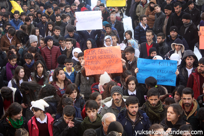 Yüksekova'da sokağa çıkma yasakları protesto edildi 5