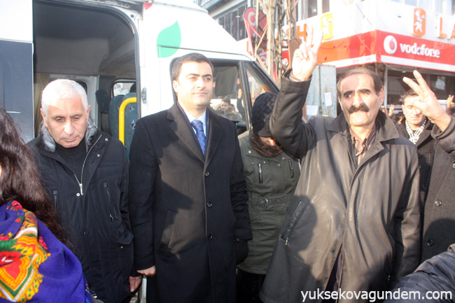Yüksekova'da sokağa çıkma yasakları protesto edildi 9
