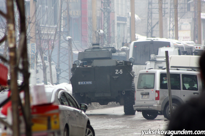 Yüksekova'da Polis Baskını: Gerginlik çıktı 12