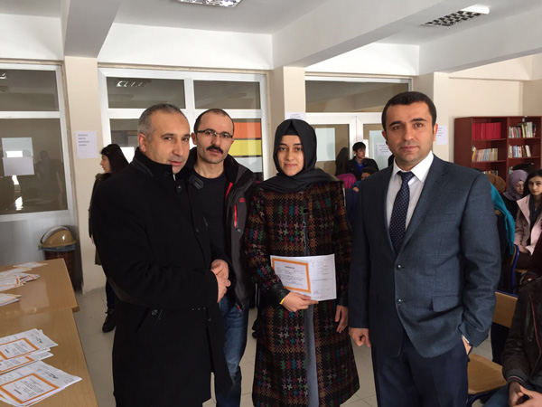 Yüksekova'da karne sevinci 10