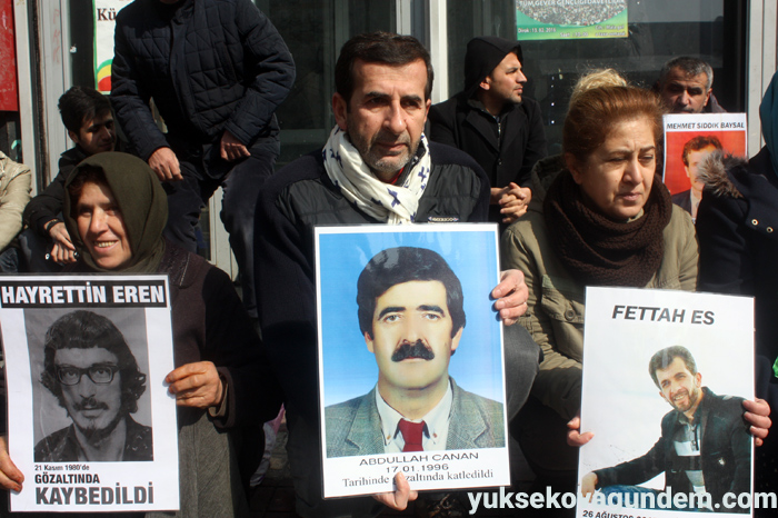Kayıp yakınlarından oturma eylemi 17