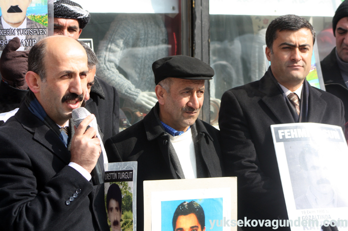 Kayıp yakınlarından oturma eylemi 18