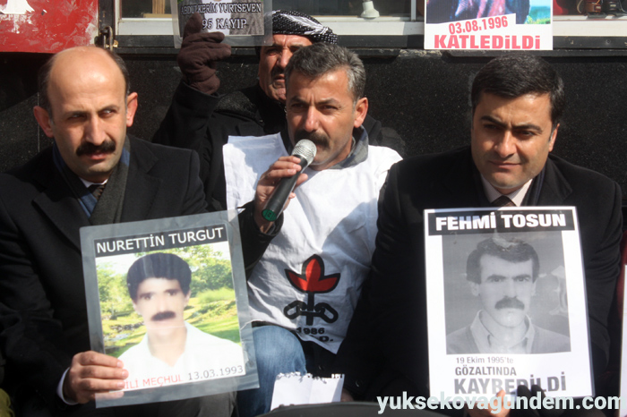 Kayıp yakınlarından oturma eylemi 5