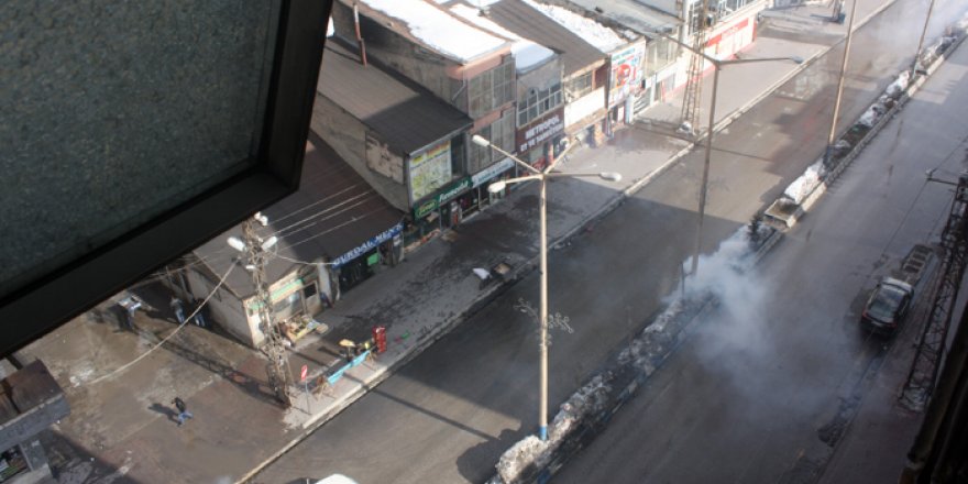 Yüksekova'da basın açıklamasına polis müdahalesi
